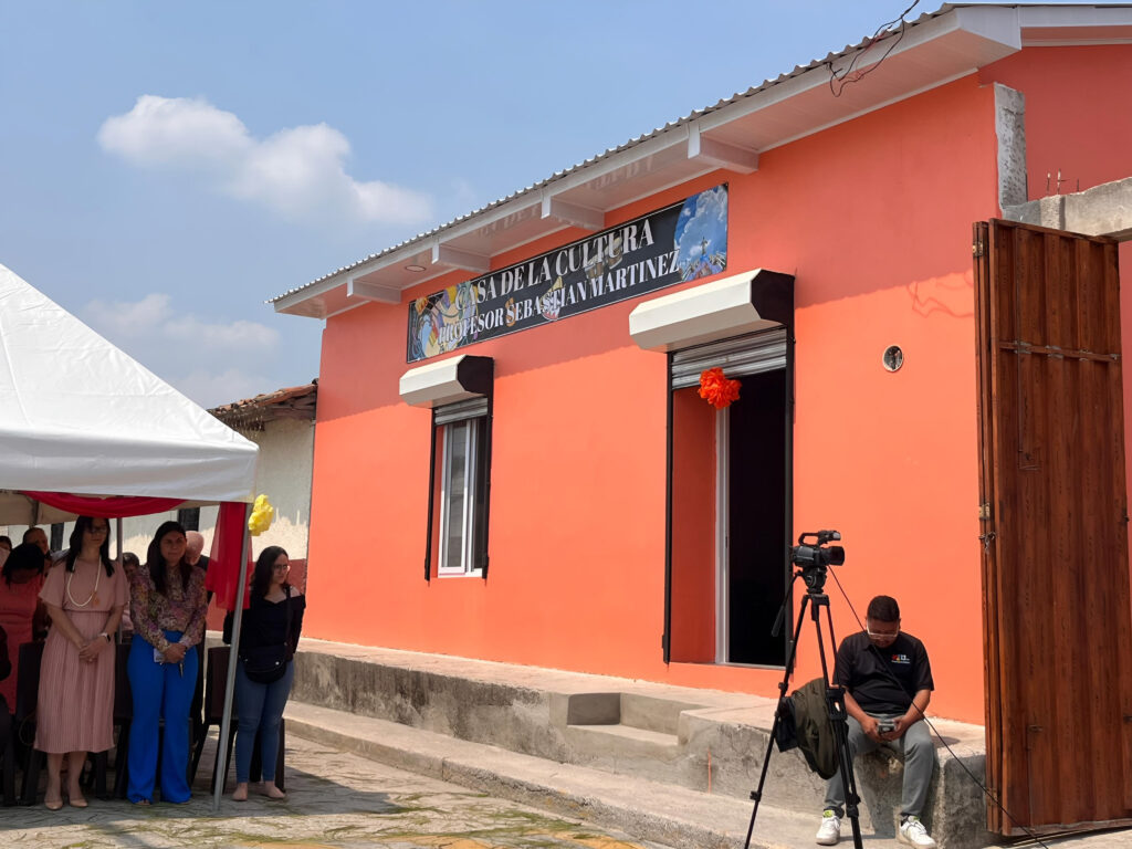 SECAPPH inaugura tres Casas de la Cultura en La Paz