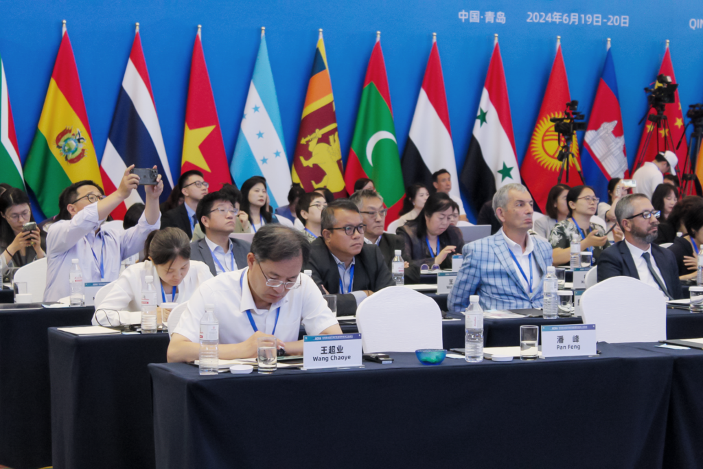 Durante este encuentro, representantes de diversos países llegaron a un consenso.