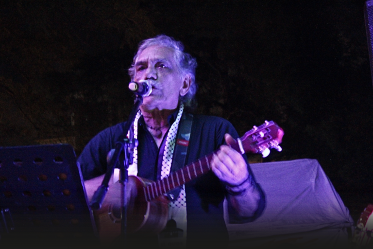 Los presentes al concierto disfrutaron de una noche con cantos revolucionarios