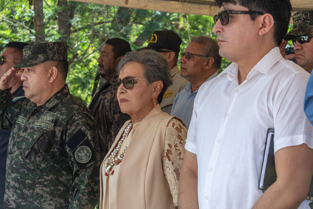Durante el evento se realizó la entonación del himno a Morazán.