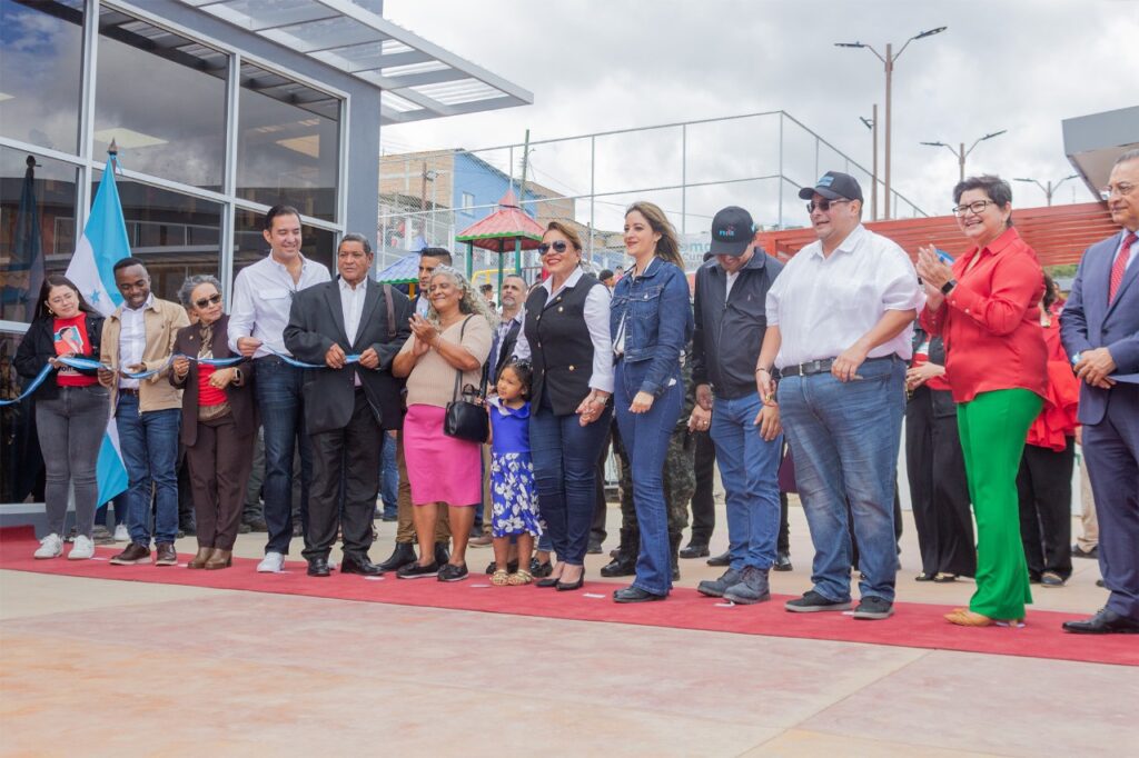Gobierno de Honduras inaugura Centro Integral -Isy Obed Murillo-