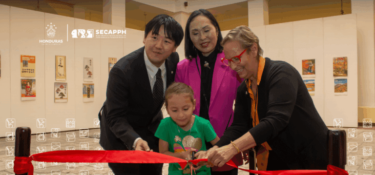 Intercambio cultural en la Exposición de Calendarios Japoneses 2025