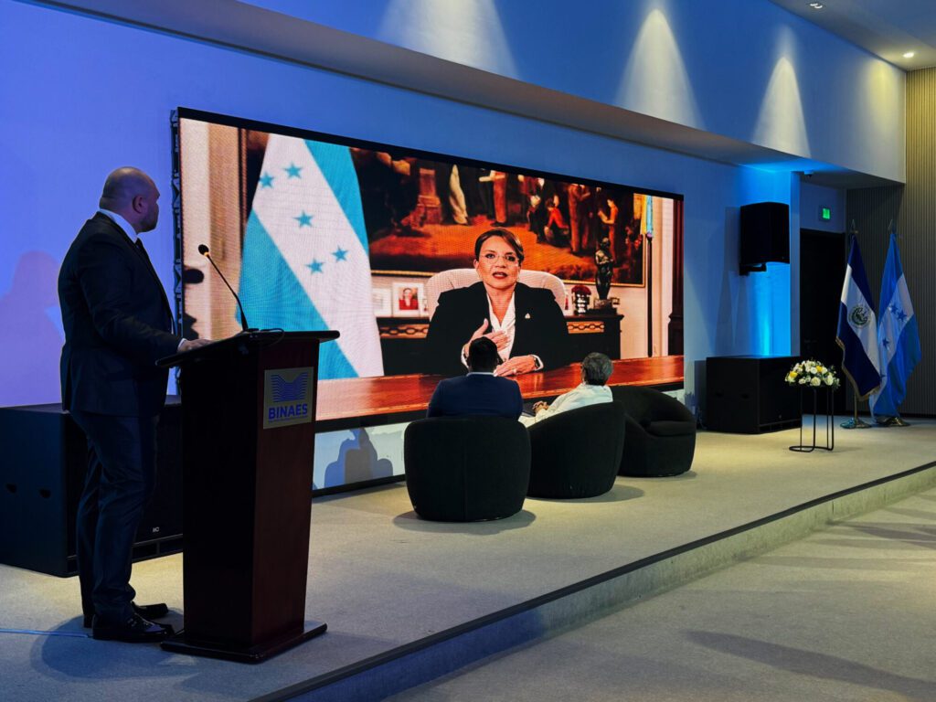 La compleja historia de la poesía está llena de omisiones, olvidos e injusticias.