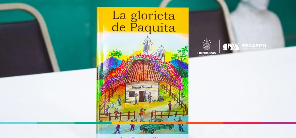 La escritora hondureña presentó su libro, La Glorieta de Paquita