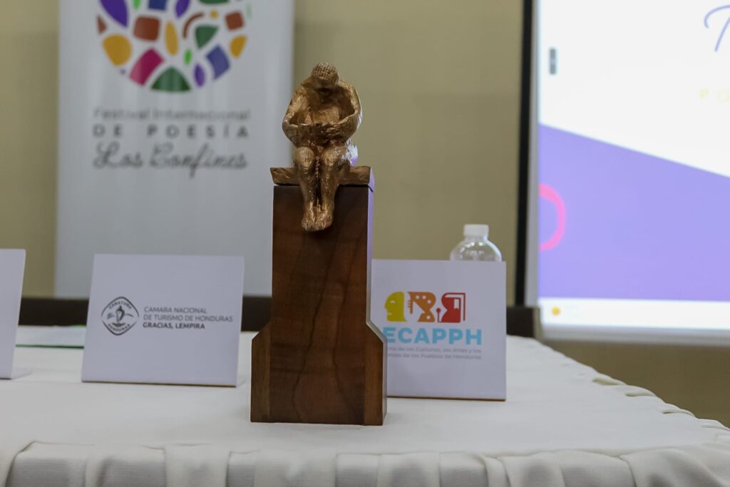 Los galardonados recibirán una escultura del artista hondureño Gustavo Armijo