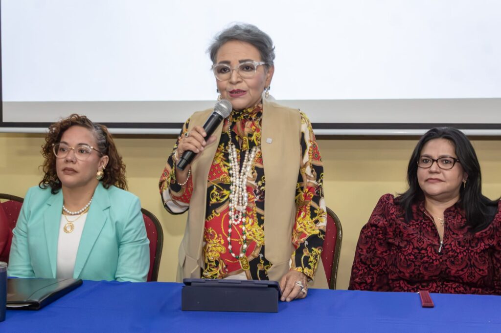 En el lanzamiento de la Feria Internacional del Libro Honduras 2025 participo la ministra de la SECCAPPH, Annarella Vélez